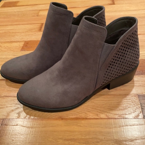 New! MIA Booties - Picture 1 of 5